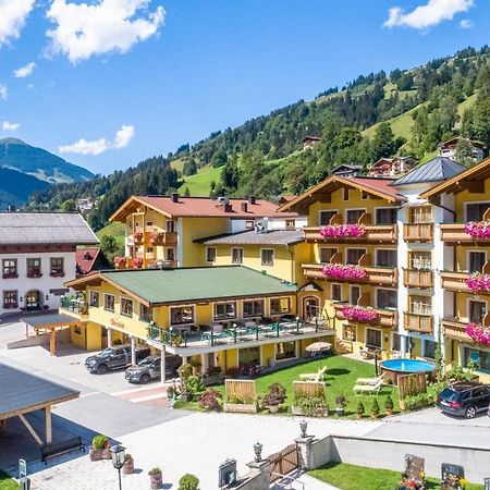 Hotel Oberwirt - Nahe An Saalbach Und Zell Am See, Viehhofen Sommercard Kültér fotó