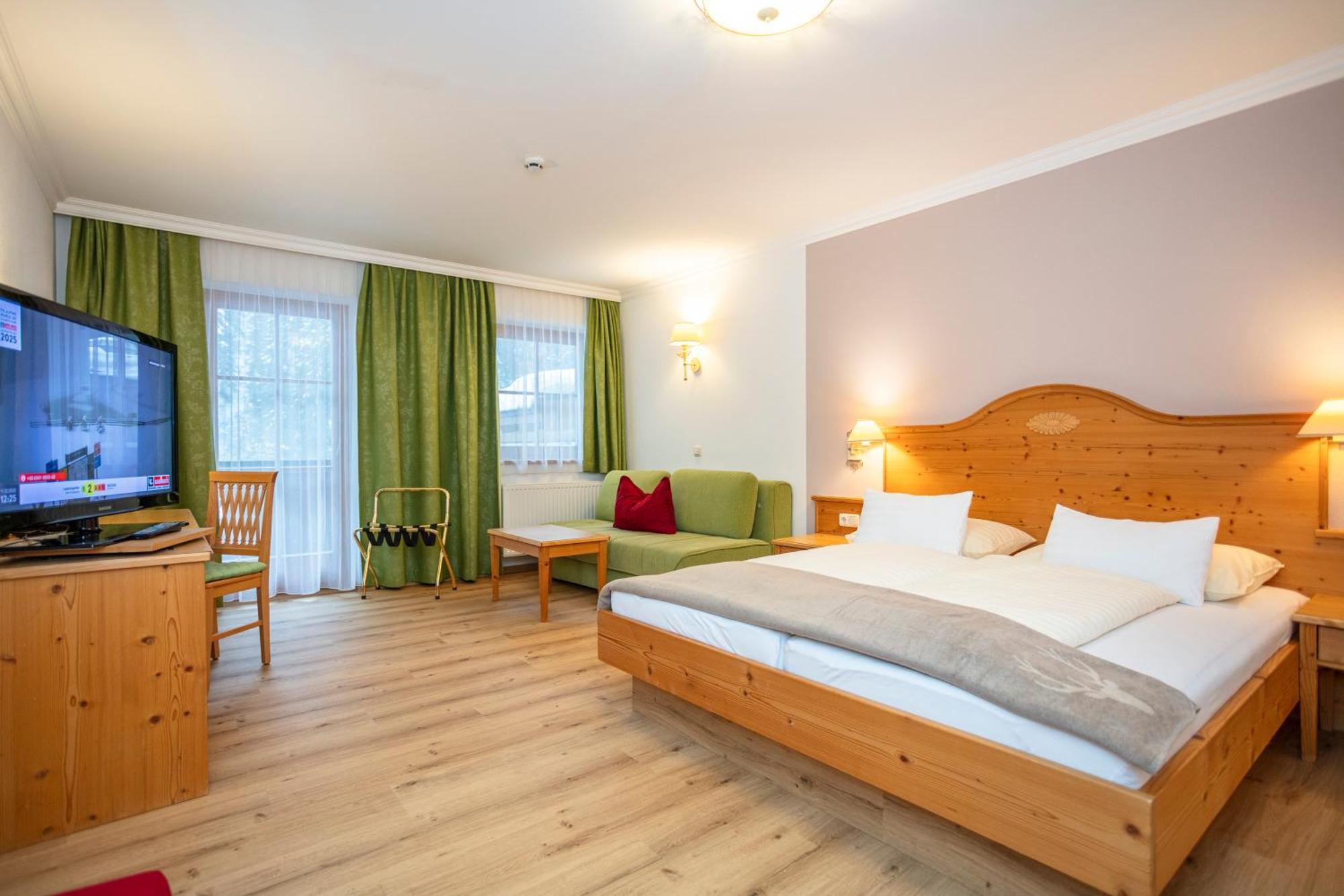 Hotel Oberwirt - Nahe An Saalbach Und Zell Am See, Viehhofen Sommercard Kültér fotó