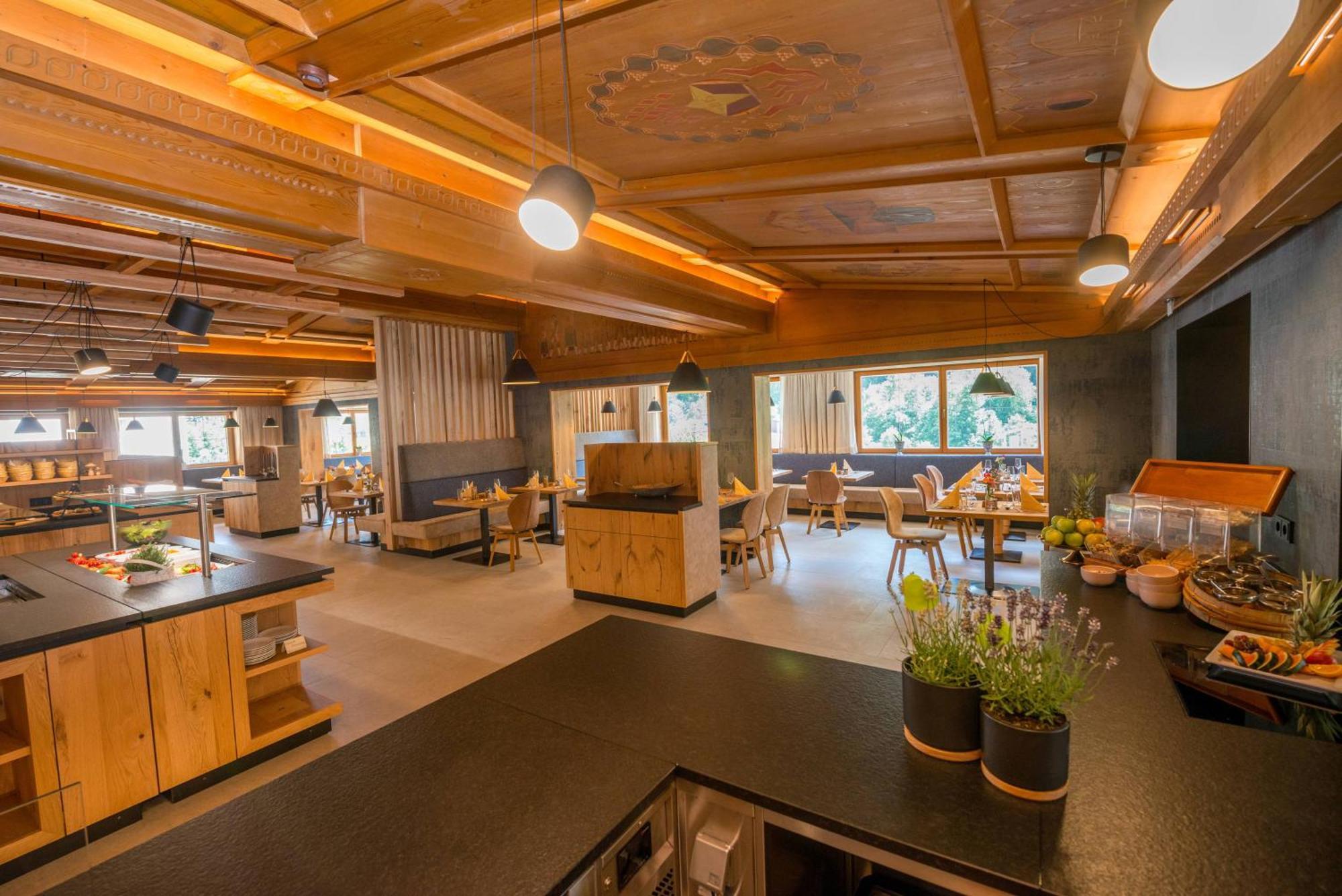 Hotel Oberwirt - Nahe An Saalbach Und Zell Am See, Viehhofen Sommercard Kültér fotó